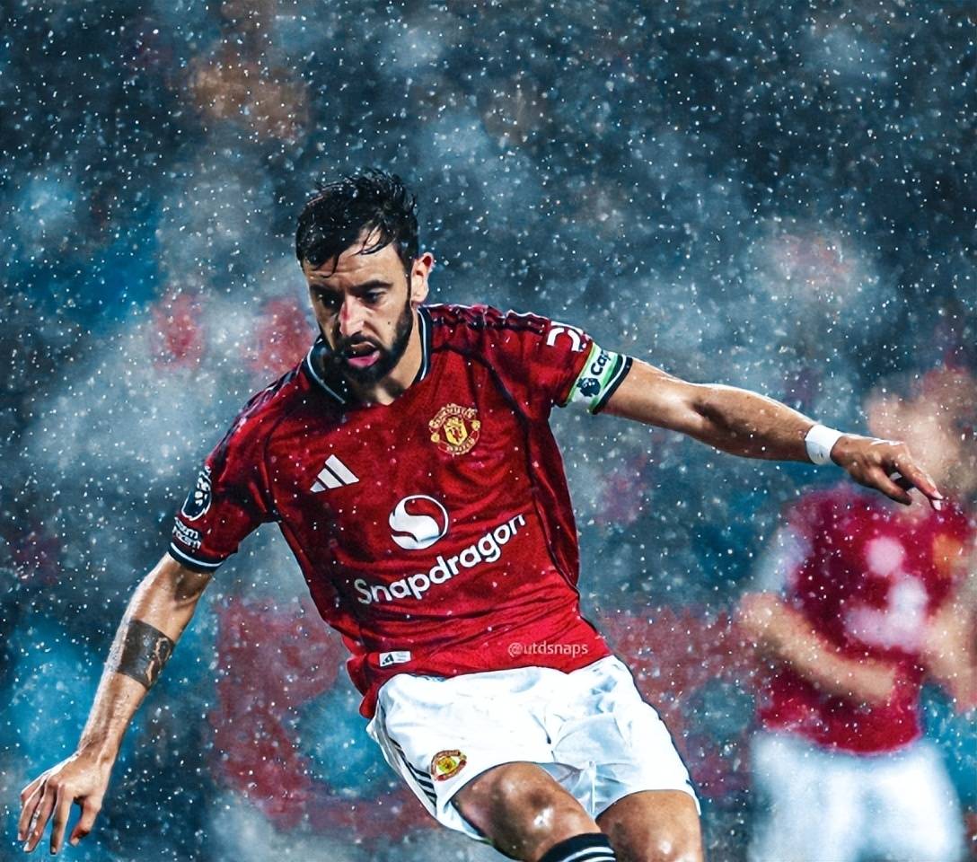 曝C罗挖角老东家，1亿欧招募曼联队长，B费去沙特辅佐C罗争冠